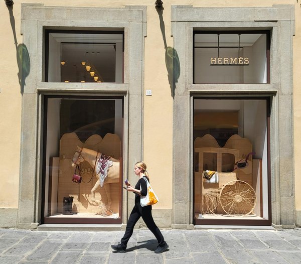 L'évolution fascinante de la mode : Un voyage à travers les révolutionnaires âges de style